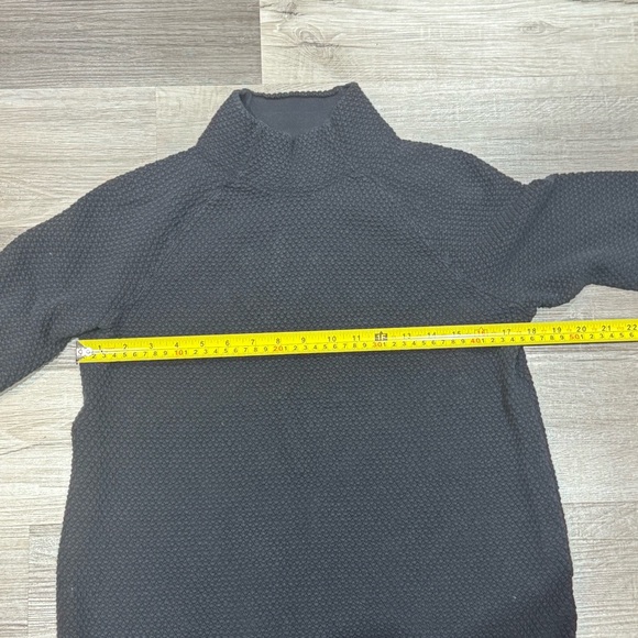 Cozy Lands’ End Black Turtleneck Sweater - Petite Medium - Picture 9 of 11